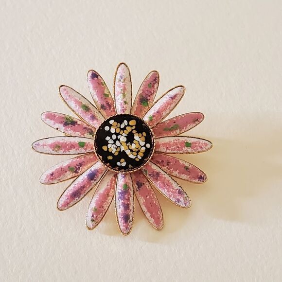 Vintage Jewelry - Vintage Daisy Brooch, Boho Daisy Pin , Hippie